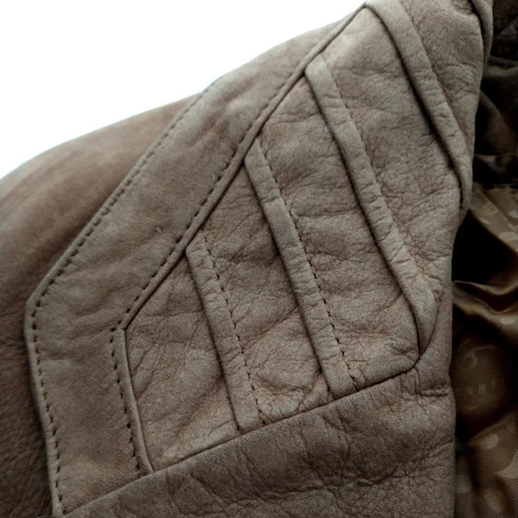 Gorgeous Genuine Leather Coat EUC ❤️ - Picture 9 of 11